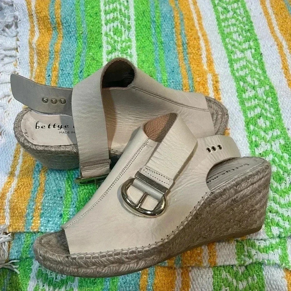 Bettye Muller Leather Peep Toe Espadrille Wedges size 8 - Picture 3 of 7